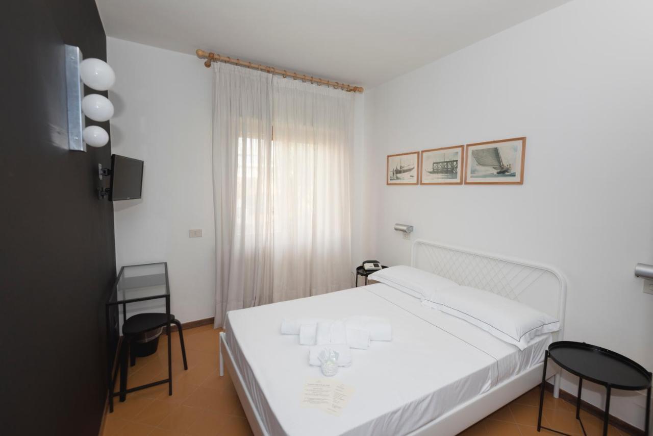 Mami Sabaudia Hotel Eksteriør bilde