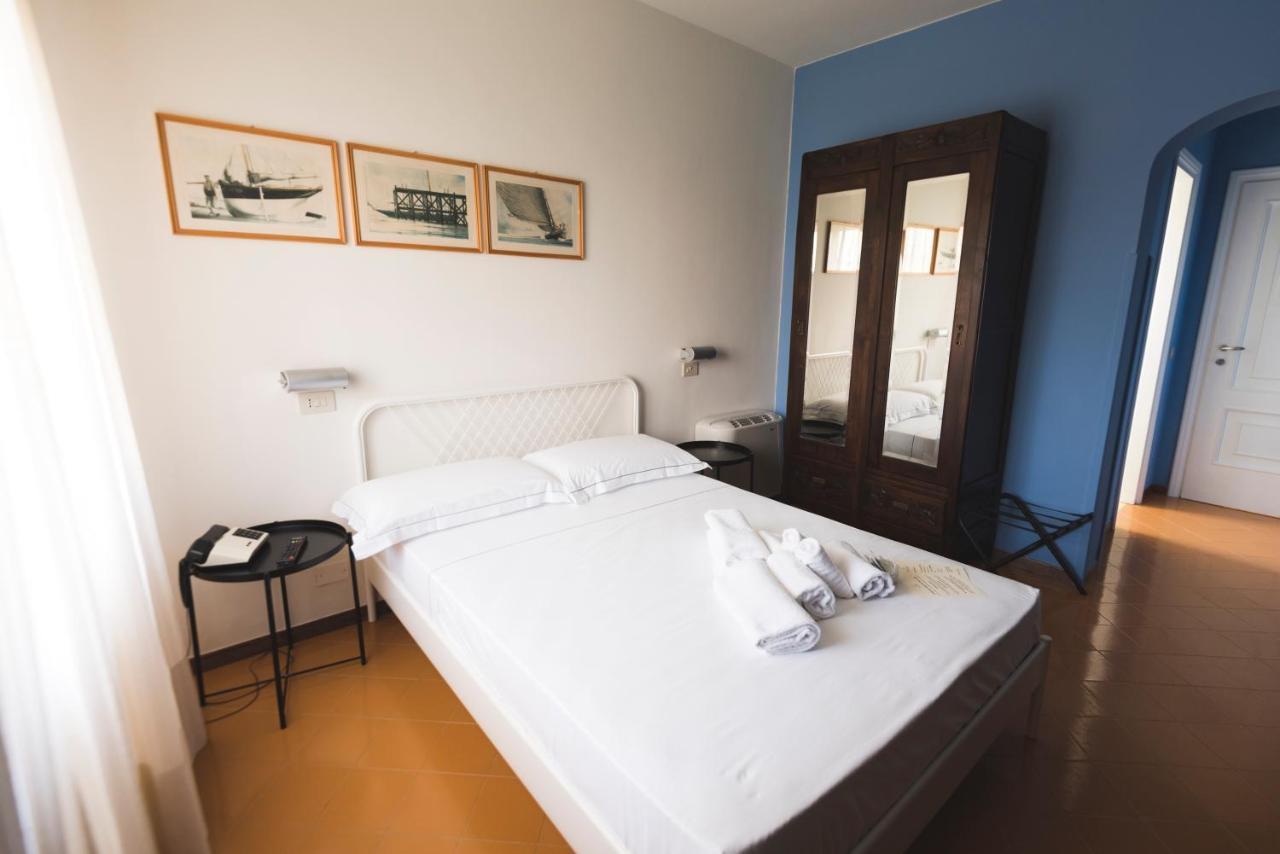 Mami Sabaudia Hotel Eksteriør bilde