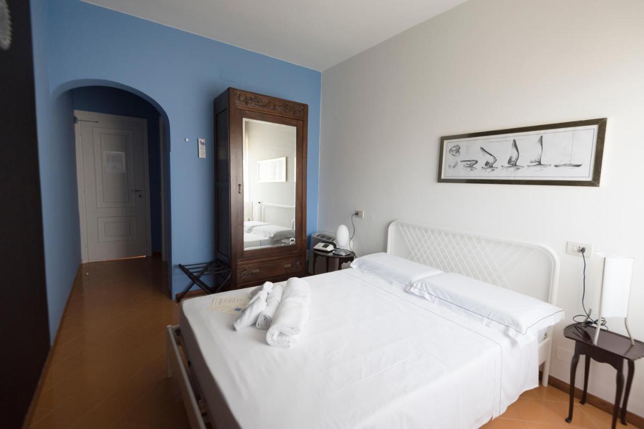 Mami Sabaudia Hotel Eksteriør bilde