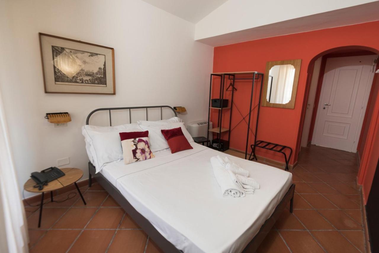 Mami Sabaudia Hotel Eksteriør bilde