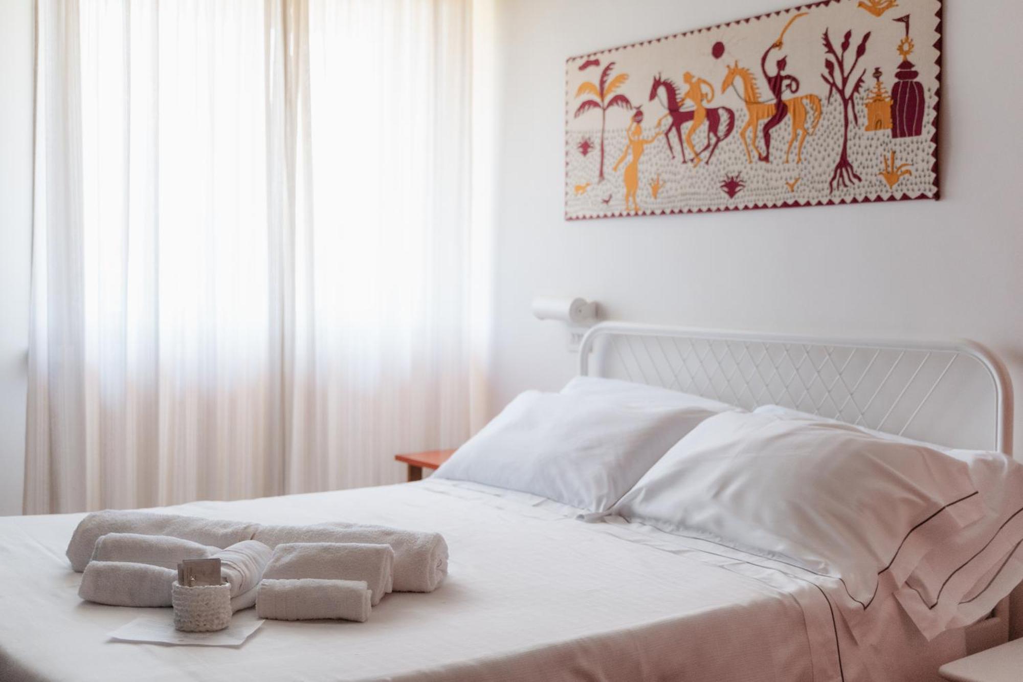 Mami Sabaudia Hotel Eksteriør bilde