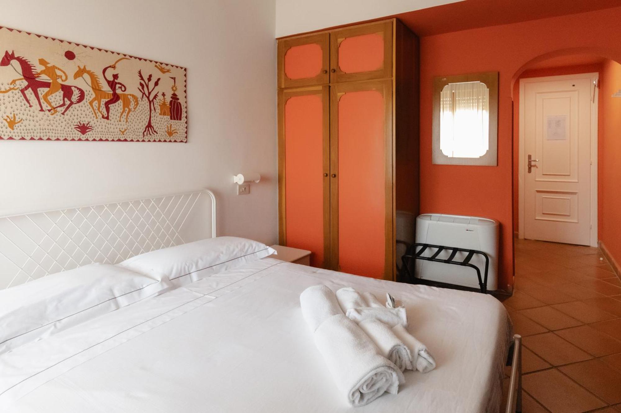 Mami Sabaudia Hotel Eksteriør bilde